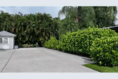 10070 Parkwood Dr, Fort Myers, FL 33905 - Photo 13