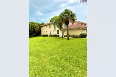 517 Robin Hood Cir #101, Naples, FL 34104 - Photo 3