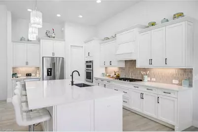 14338 Laguna Springs Ln, Naples, FL 34114 - Photo 13