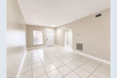 4110 Castilla Cir #105, Fort Myers, FL 33916 - Photo 9