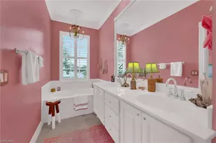 5505 Cove Cir, Naples, FL 34119 - Photo 9
