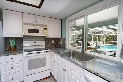 27165 Edenbridge Ct, Bonita Springs, FL 34135 - Photo 3