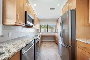 551 Beachwalk Cir, Naples, FL 34108 - Photo 27