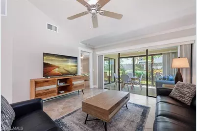 551 Beachwalk Cir, Naples, FL 34108 - Photo 33