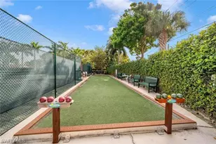 551 Beachwalk Cir, Naples, FL 34108 - Photo 11