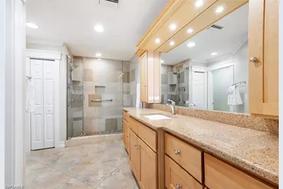 551 Beachwalk Cir, Naples, FL 34108 - Photo 23