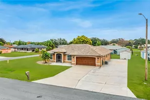 401 Candlewick Cir E, Lehigh Acres, FL 33936 - Photo 47