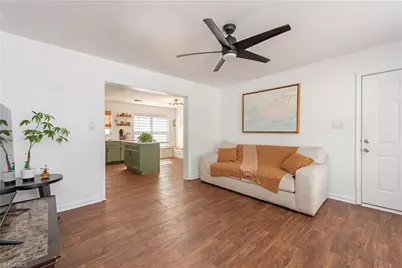 481 Leawood Cir, Naples, FL 34104 - Photo 9
