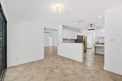 2251 Queens Way, Naples, FL 34112 - Photo 9