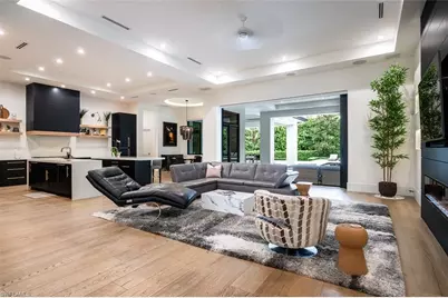 728 Carica Rd, Naples, FL 34108 - Photo 7