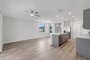 27907 Radiant Ct, Bonita Springs, FL 34135 - Photo 3