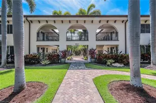 960 7th St S, Naples, FL 34102 - Photo 3