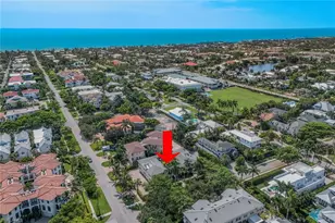 960 7th St S, Naples, FL 34102 - Photo 1