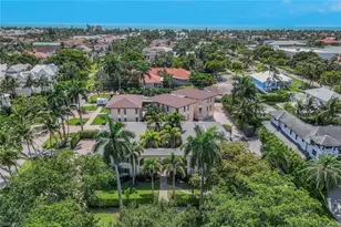 960 7th St S, Naples, FL 34102 - Photo 29