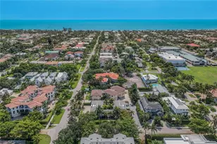 960 7th St S, Naples, FL 34102 - Photo 25