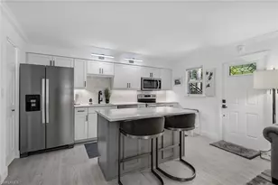 960 7th St S, Naples, FL 34102 - Photo 15
