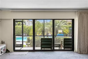 1050 6th St S, Naples, FL 34102 - Photo 13