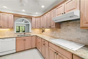 1050 6th St S, Naples, FL 34102 - Photo 19