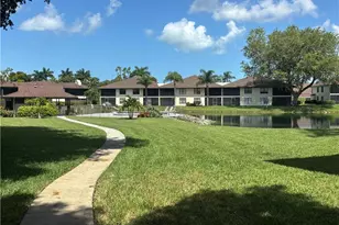 1600 Misty Pines Cir, Naples, FL 34105 - Photo 11