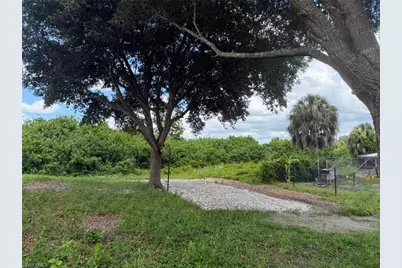 4218 20th St SW, Lehigh Acres, FL 33976 - Photo 25