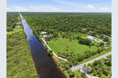 3935 24th Ave SE, Naples, FL 34117 - Photo 3