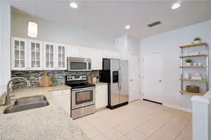 904 Hampton Cir, Naples, FL 34105 - Photo 3