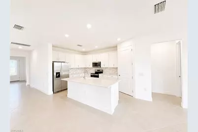 3929 E Hampton Cir, Alva, FL 33920 - Photo 11