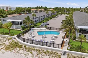 1065 Gulf Shore Blvd N, Naples, FL 34102 - Photo 5