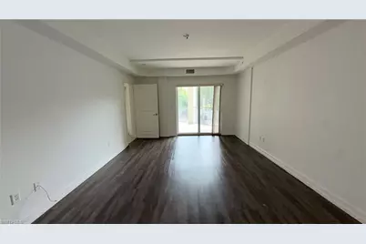 1100 Pine Ridge Rd #200, Naples, FL 34108 - Photo 5