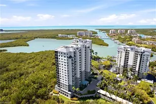 425 Cove Tower Dr, Naples, FL 34110 - Photo 35
