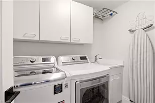 425 Cove Tower Dr, Naples, FL 34110 - Photo 29