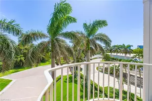 8111 Bay Colony Dr, Naples, FL 34108 - Photo 31