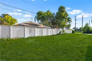1045/1047 SE 11th Terrace, Cape Coral, FL 33990 - Photo 13