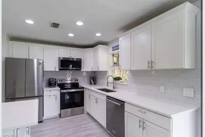 3470 White Blvd, Naples, FL 34117 - Photo 9