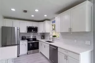 3470 White Blvd, Naples, FL 34117 - Photo 9