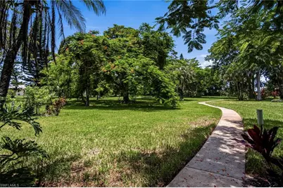 664 Pompano Dr, Naples, FL 34110 - Photo 45