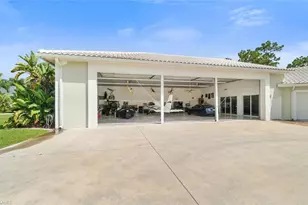 18683 Baseleg Ave, North Fort Myers, FL 33917 - Photo 7