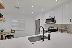 5250 Fox Hollow Dr, Naples, FL 34104 - Photo 11