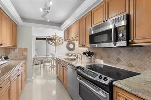4005 Gulf Shore Blvd N, Naples, FL 34103 - Photo 17