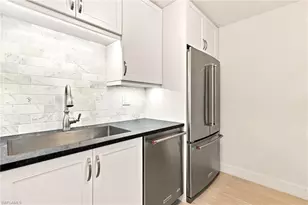 4001 Gulf Shore Blvd N, Naples, FL 34103 - Photo 13