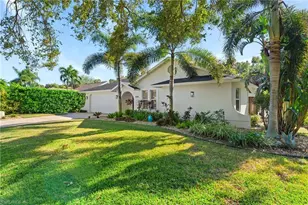 2548 River Reach Dr, Naples, FL 34104 - Photo 23