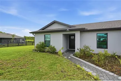 811 Gen Chesty Puller Ct, Labelle, FL 33935 - Photo 3