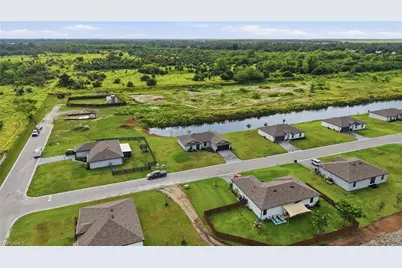 811 Gen Chesty Puller Ct, Labelle, FL 33935 - Photo 5