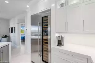 365 5th Ave S, Naples, FL 34102 - Photo 5