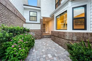 569 Park Shore Dr, Naples, FL 34103 - Photo 5