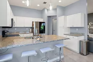 8812 Madrid Cir, Naples, FL 34104 - Photo 7
