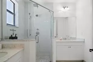8812 Madrid Cir, Naples, FL 34104 - Photo 15