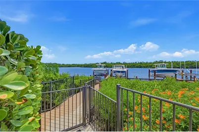 185 15th St S, Naples, FL 34102 - Photo 23