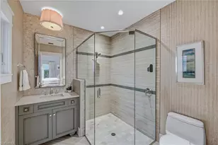 185 15th St S, Naples, FL 34102 - Photo 15