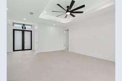 913 Joponica Ave S, Lehigh Acres, FL 33974 - Photo 9